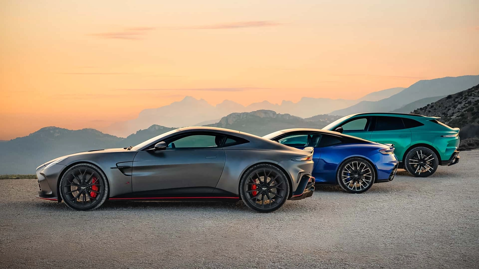 Aston martin db12 s vantage s und dbx s (1)